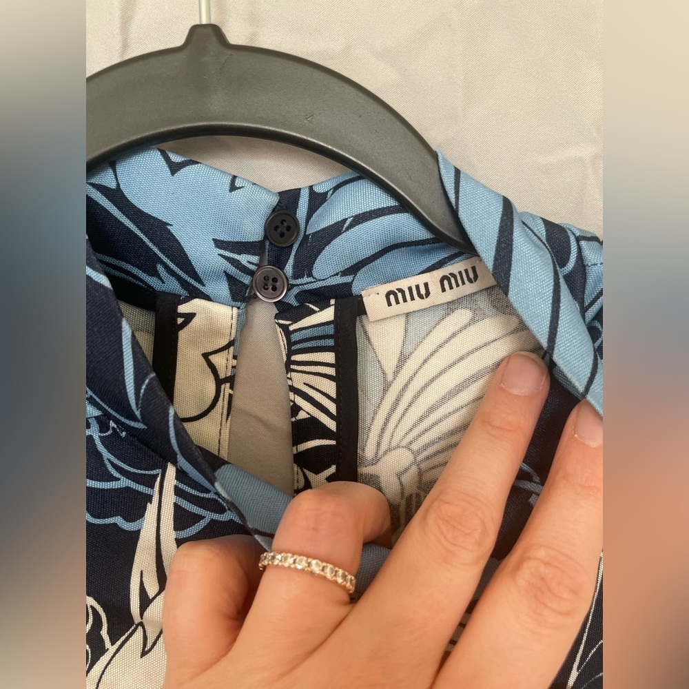 miu miu blue floral sleeveless mock neck blouse | XS - Picture 4 of 9